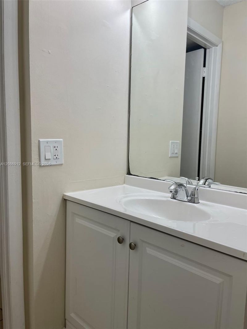 5825 W 25th Ct, Unit 311, Hialeah, FL 33016 Photo