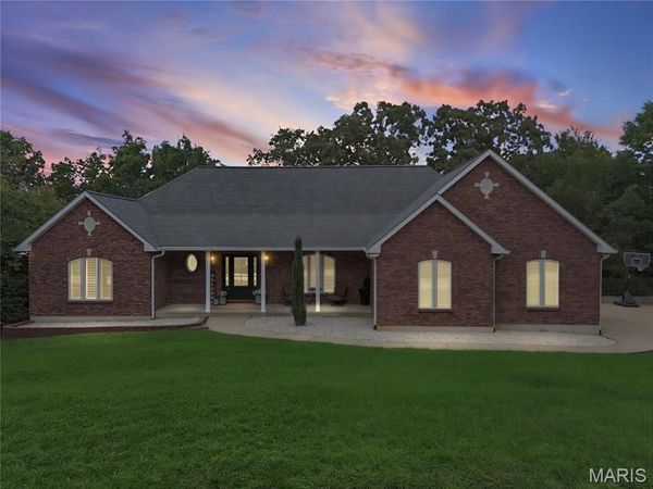 555 Kensington Place, Festus, MO 63028
