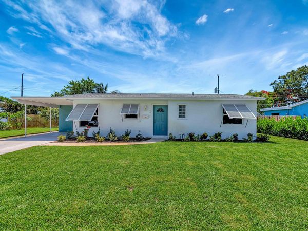 713 Gumtree Road, North Palm Beach, FL 33408