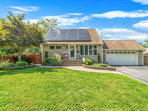 204 W 3rd Street , Deer Park, NY 11729