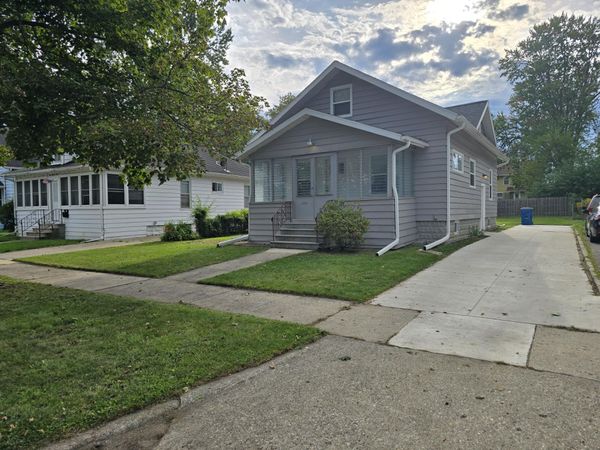 110 N Higby Street, Jackson, MI 49202