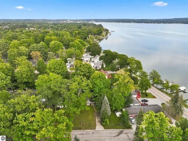 116 Huron Place, Cadillac, MI 49601