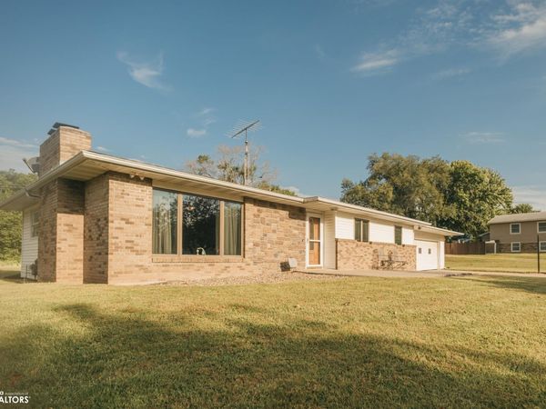 109 Moody Drive, Hamburg, IA 51640