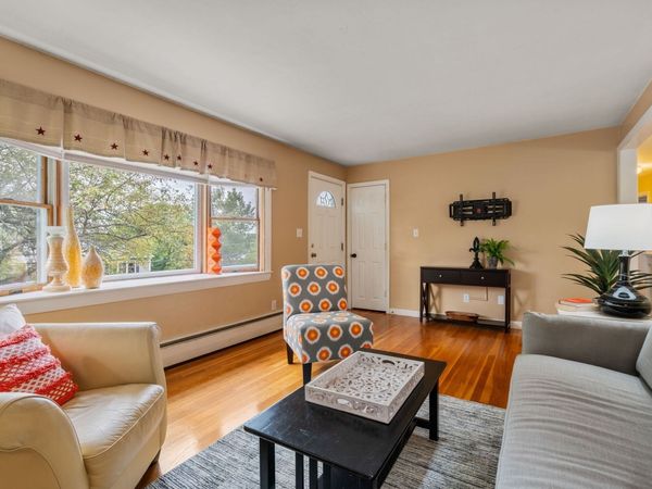 49 Elmwood St, Auburn, MA 01501