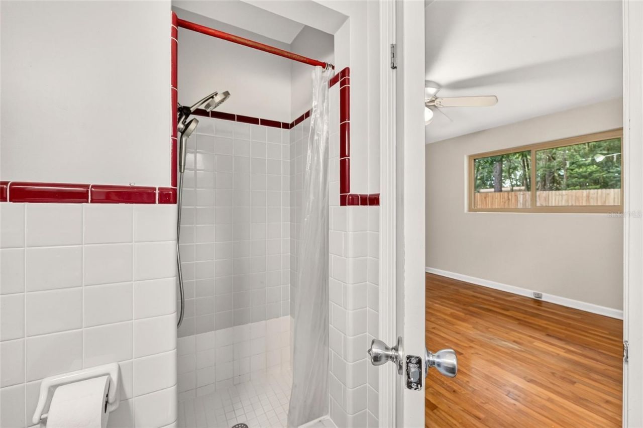 810 NW 19th Terrace, Gainesville, FL 32603 Photo