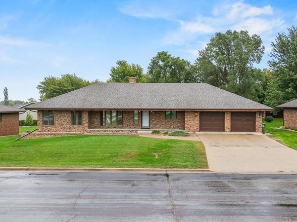 611 Dugdale Avenue, Worthington, MN 56187