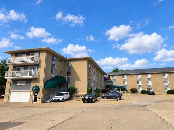 3305 Sunset Avenue, Unit 122, Waukegan, IL 60087