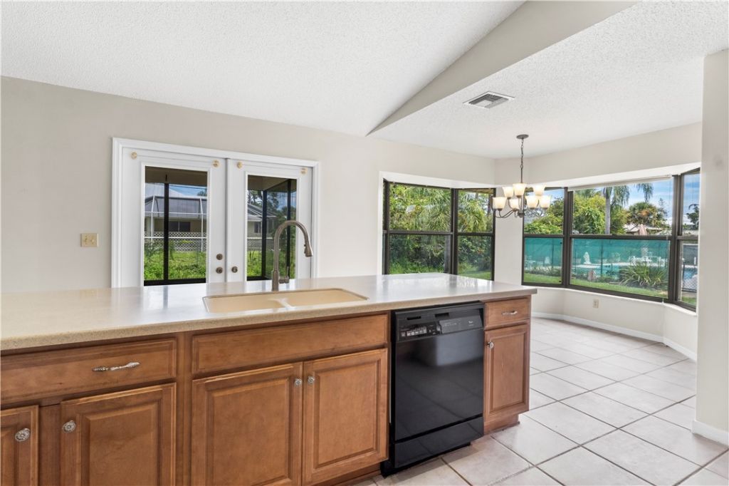 538 Alamanda Avenue, Sebastian, FL 32958 Photo