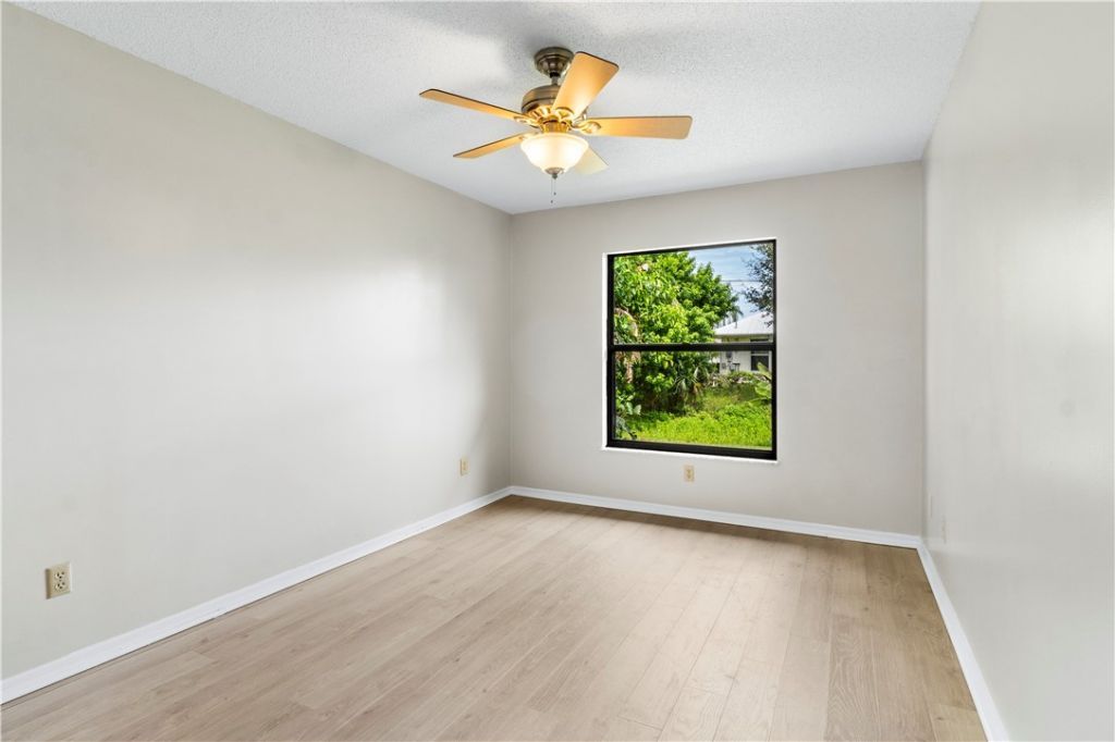 538 Alamanda Avenue, Sebastian, FL 32958 Photo
