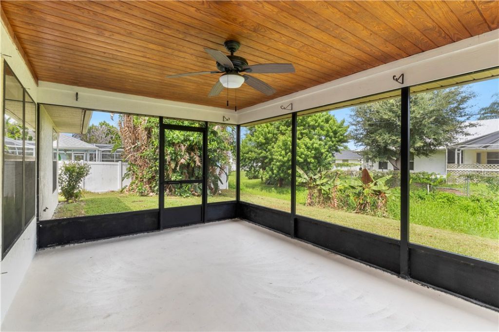 538 Alamanda Avenue, Sebastian, FL 32958 Photo