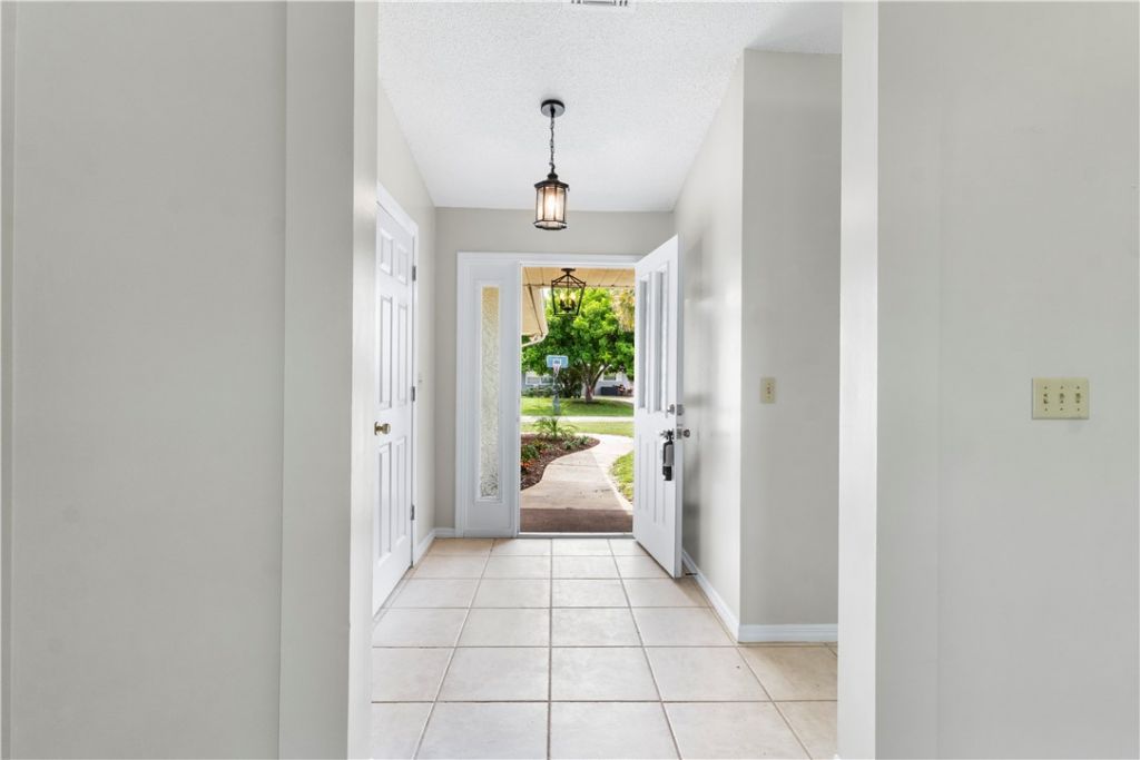 538 Alamanda Avenue, Sebastian, FL 32958 Photo