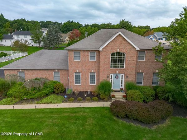 48 Fawn Drive, Dallas, PA 18612