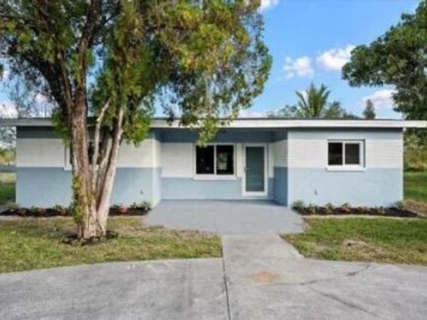4610 SUNSET Boulevard, Fort Pierce, FL 34982