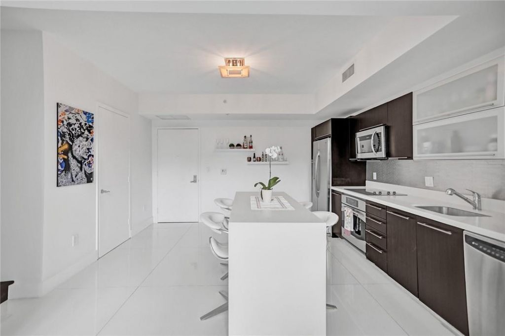 90 SW 3rd Street, Unit TH300B, Miami, FL 33130 Photo