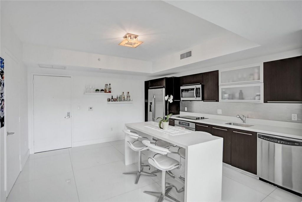 90 SW 3rd Street, Unit TH300B, Miami, FL 33130 Photo