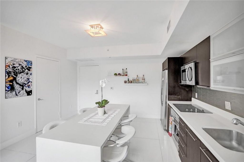 90 SW 3rd Street, Unit TH300B, Miami, FL 33130 Photo