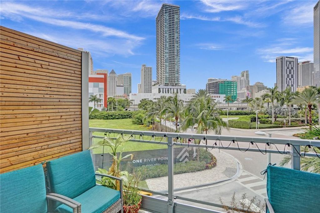 90 SW 3rd Street, Unit TH300B, Miami, FL 33130 Photo