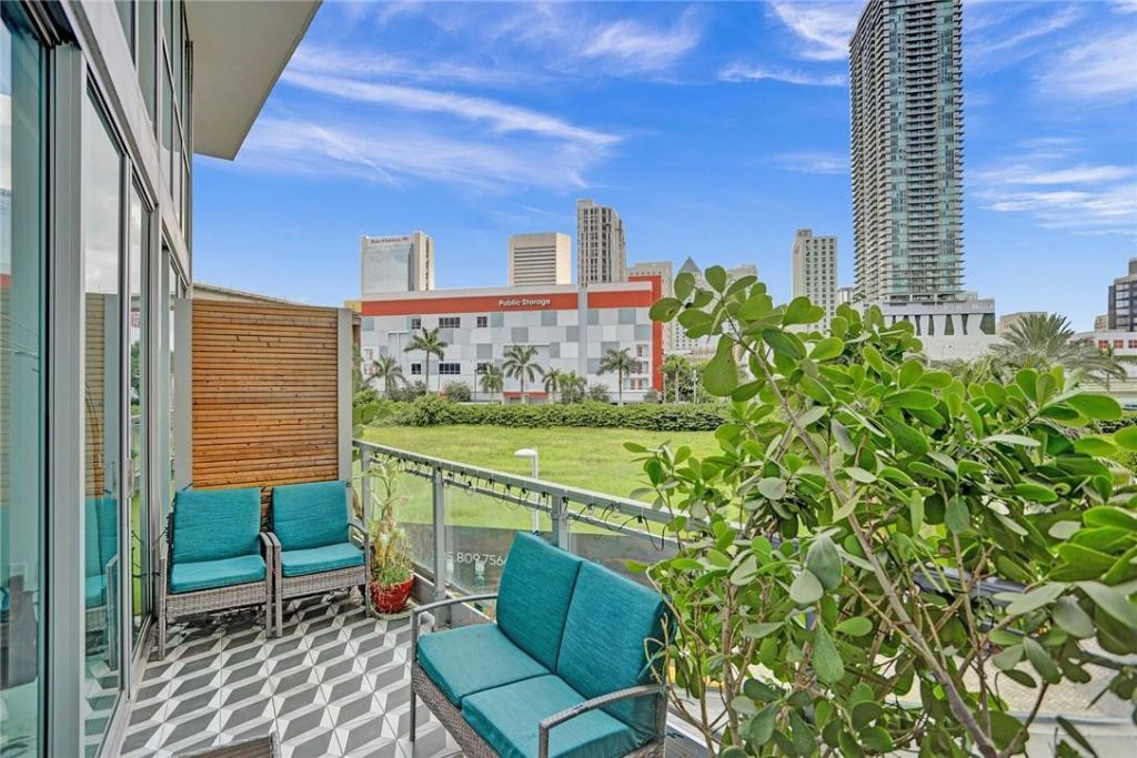 90 SW 3rd Street, Unit TH300B, Miami, FL 33130 Photo