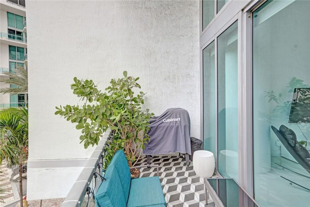 90 SW 3rd Street, Unit TH300B, Miami, FL 33130 Photo