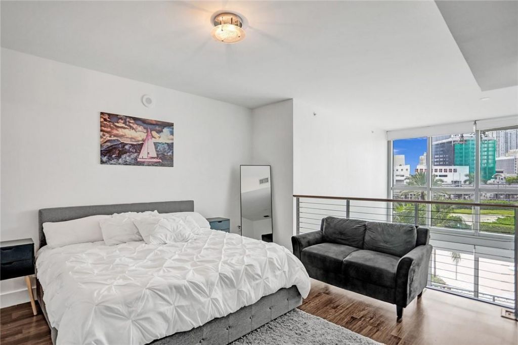 90 SW 3rd Street, Unit TH300B, Miami, FL 33130 Photo