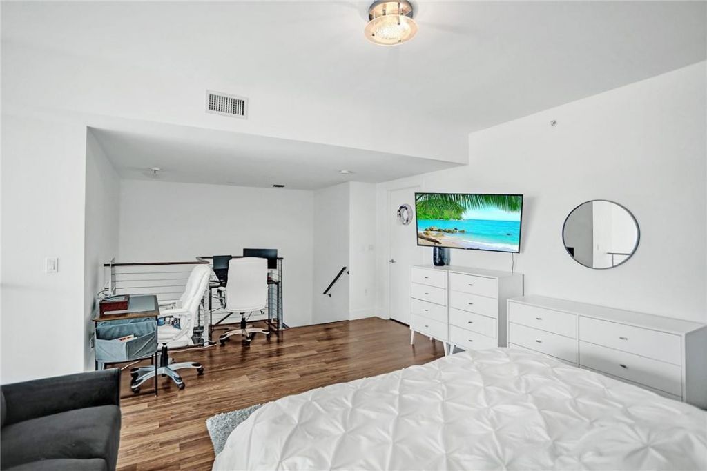 90 SW 3rd Street, Unit TH300B, Miami, FL 33130 Photo