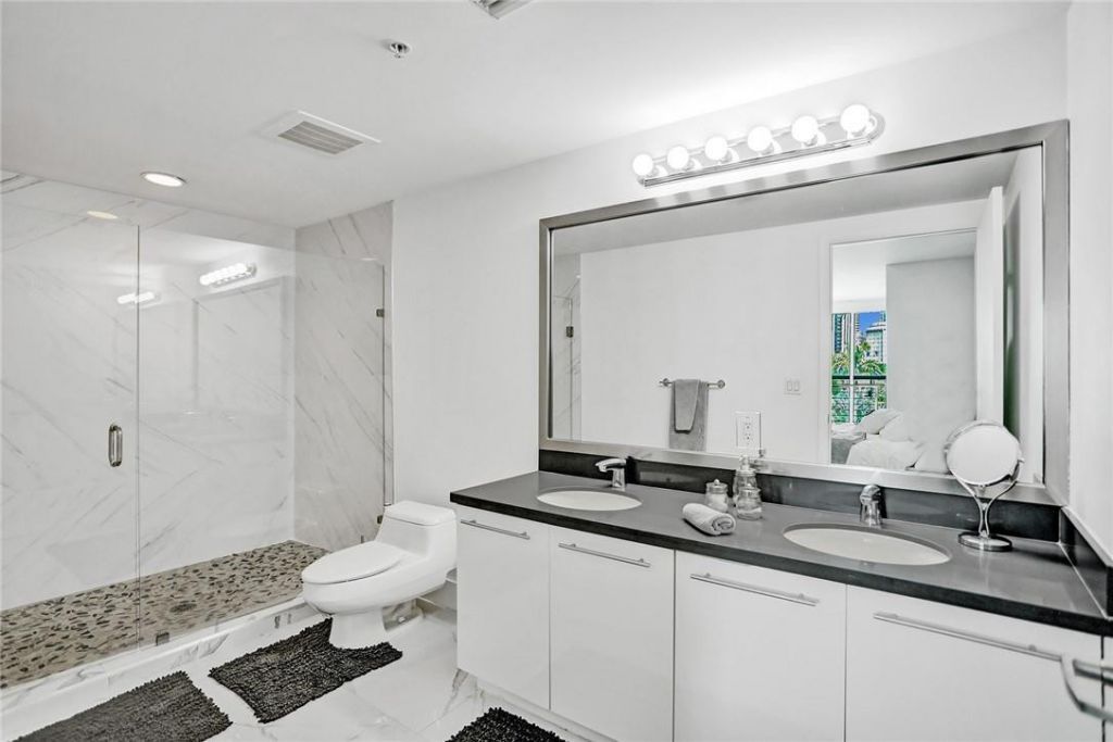 90 SW 3rd Street, Unit TH300B, Miami, FL 33130 Photo