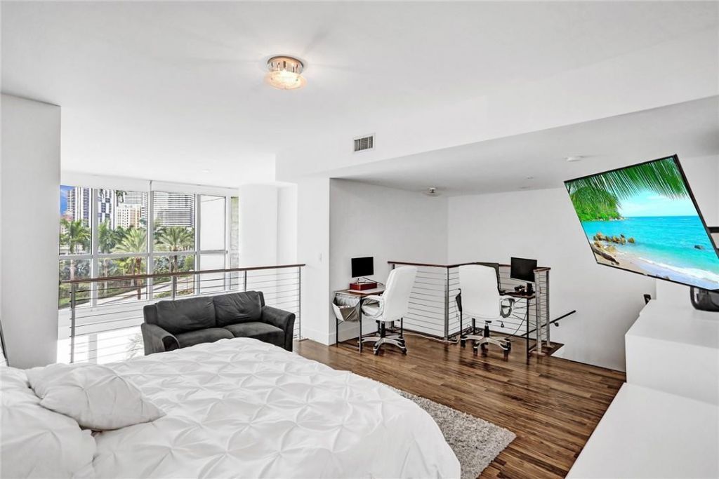 90 SW 3rd Street, Unit TH300B, Miami, FL 33130 Photo