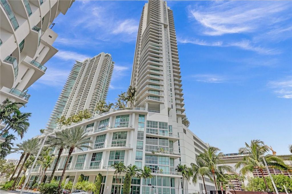 90 SW 3rd Street, Unit TH300B, Miami, FL 33130 Photo