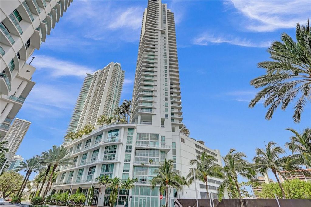 90 SW 3rd Street, Unit TH300B, Miami, FL 33130 Photo