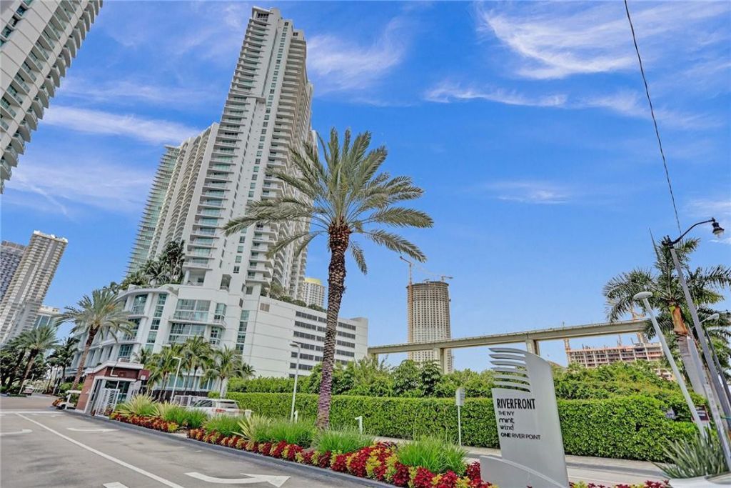 90 SW 3rd Street, Unit TH300B, Miami, FL 33130 Photo