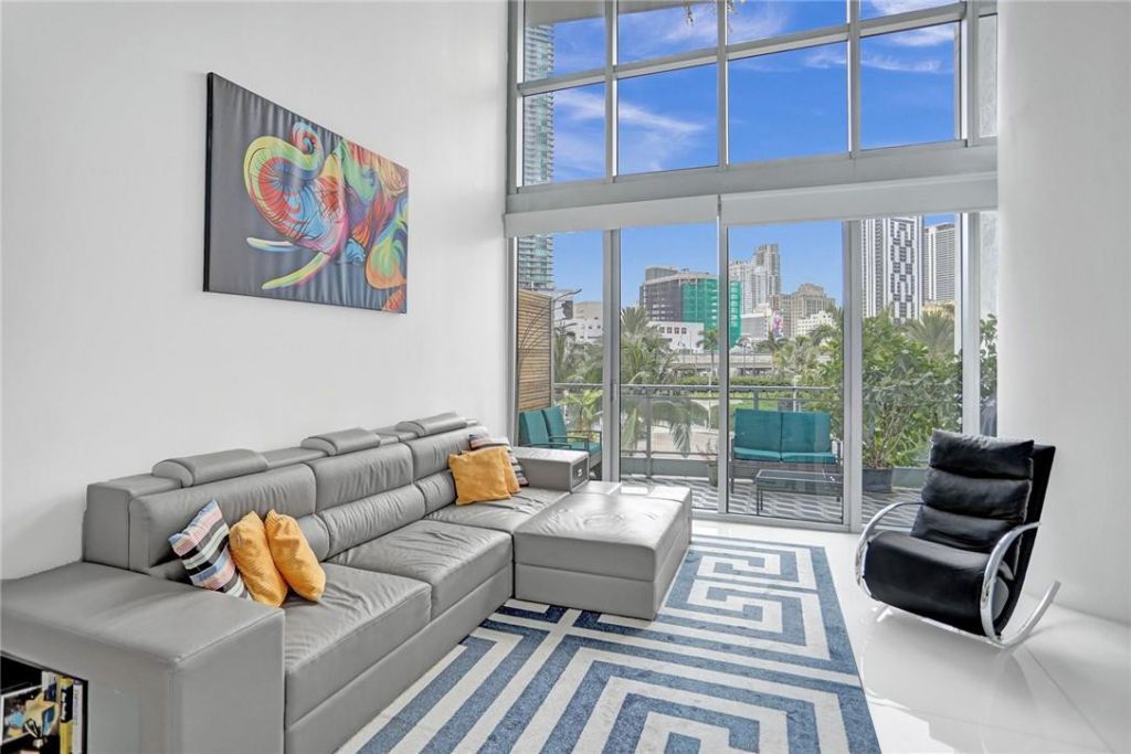 90 SW 3rd Street, Unit TH300B, Miami, FL 33130 Photo