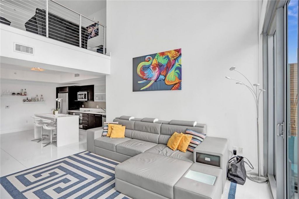 90 SW 3rd Street, Unit TH300B, Miami, FL 33130 Photo