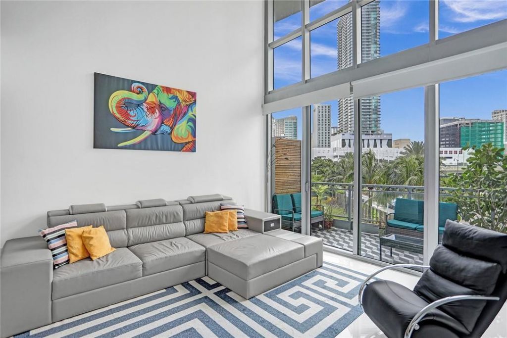 90 SW 3rd Street, Unit TH300B, Miami, FL 33130 Photo