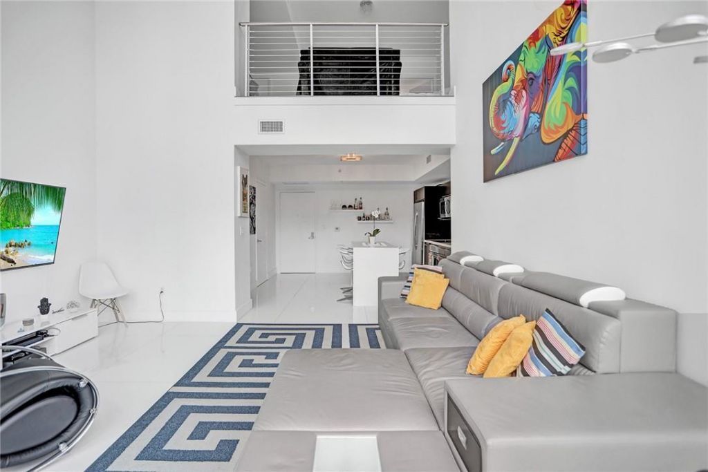 90 SW 3rd Street, Unit TH300B, Miami, FL 33130 Photo