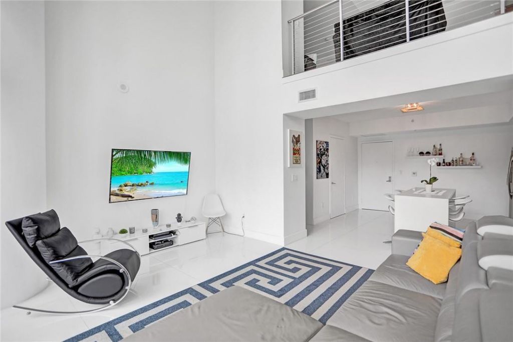 90 SW 3rd Street, Unit TH300B, Miami, FL 33130 Photo