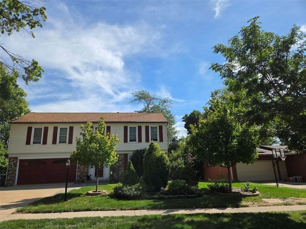 3334 Shasta Drive NE, Cedar Rapids, IA 52402