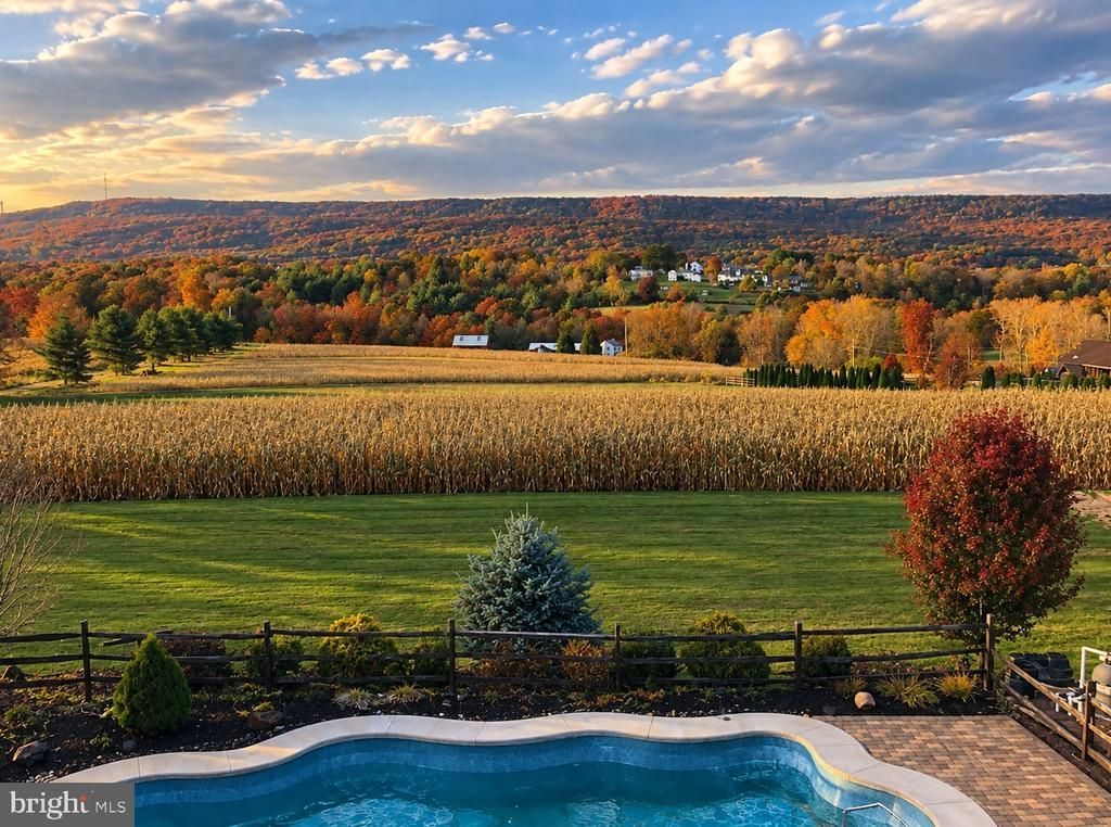 336 E COUNTY ROAD , DRUMS, PA 18222