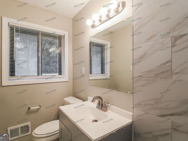 1077 Ponderosa Park Drive, Forest Park, GA 30297