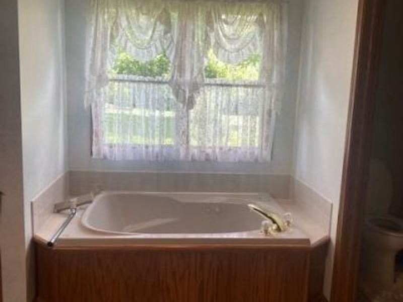2035 Canterbury Court, Troy, OH 45373 Photo 5