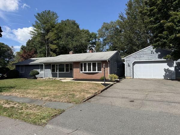24 Wedgemere Rd, Beverly, MA 01915