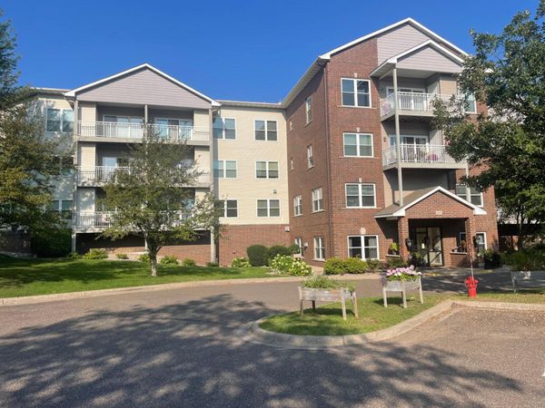 2231 Penn Place, Unit 305, North Saint Paul, MN 55109