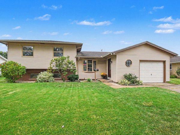 1637 Gordon Drive, South Bend, IN 46635
