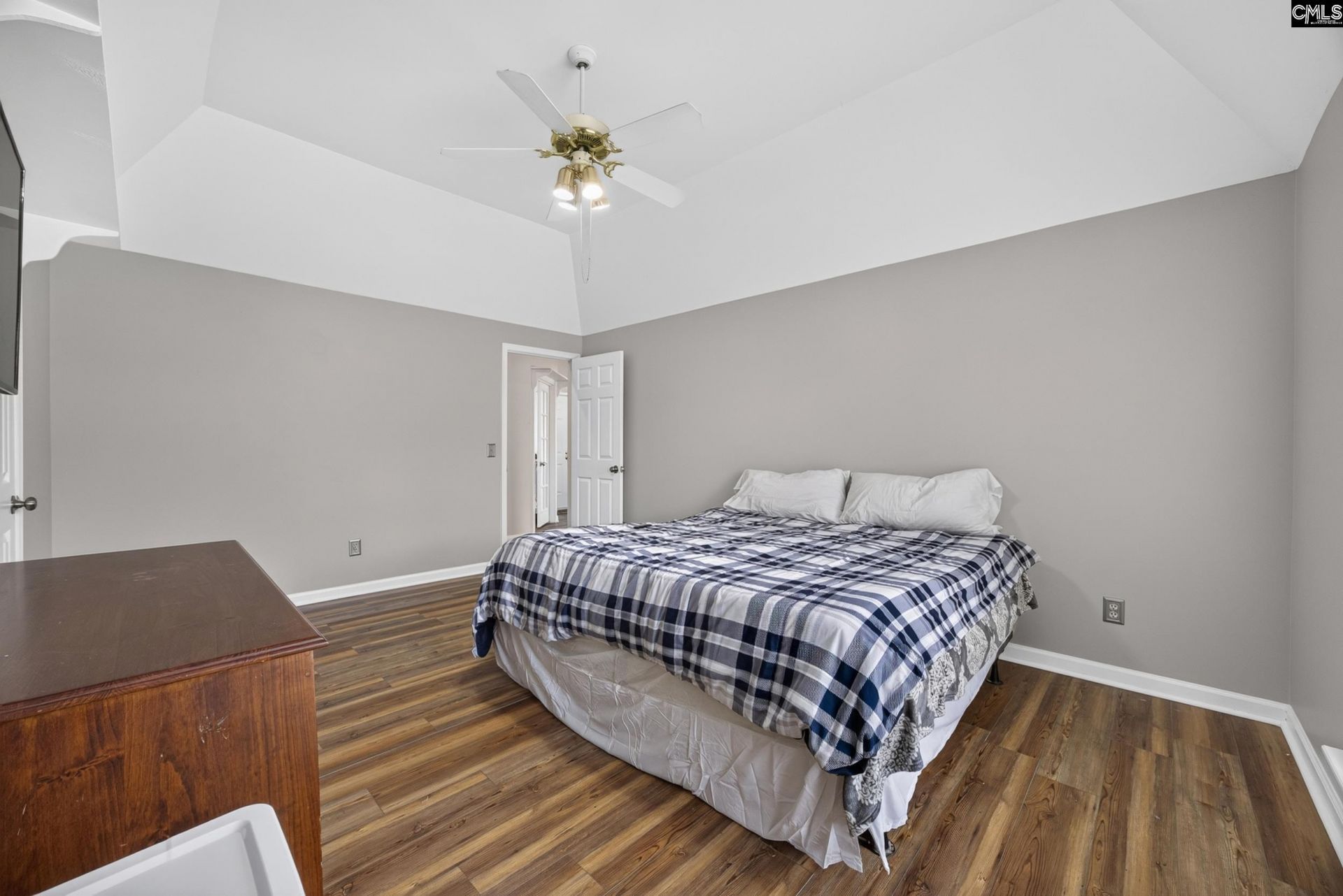 113 Grimsby Lane Photo 13