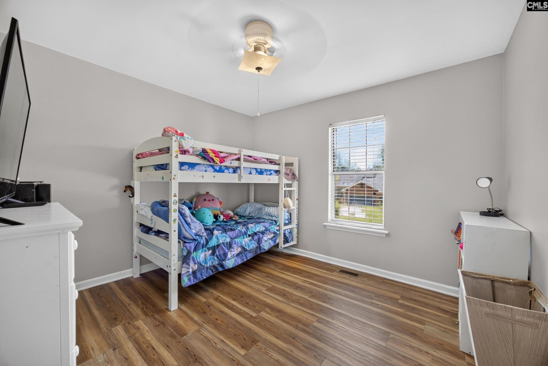 113 Grimsby Lane Photo 16