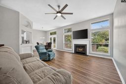 113 Grimsby Lane photo 4