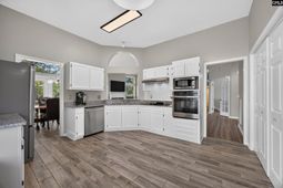 113 Grimsby Lane photo 4