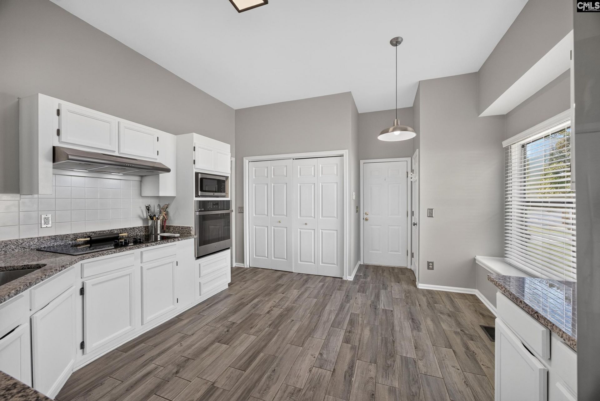 113 Grimsby Lane Photo 8