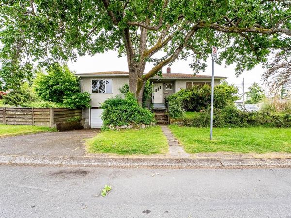 1673 North Dairy Rd, Saanich, BC V8P 1C5