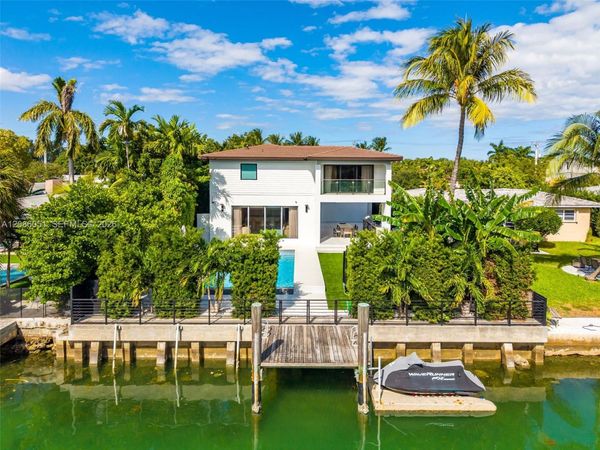 710 S Shore Dr , Miami Beach, FL 33141