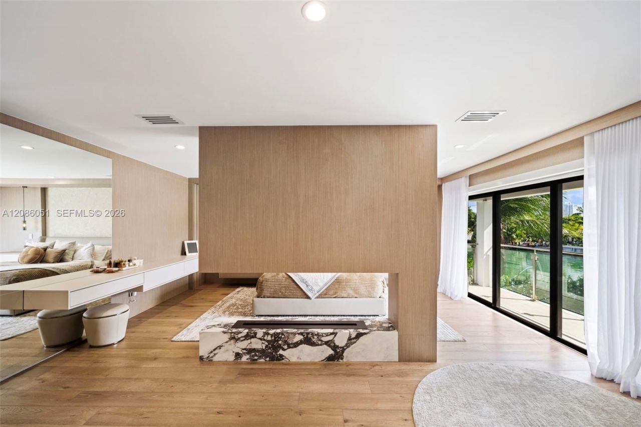 710 S Shore Dr, Miami Beach, FL 33141 Photo